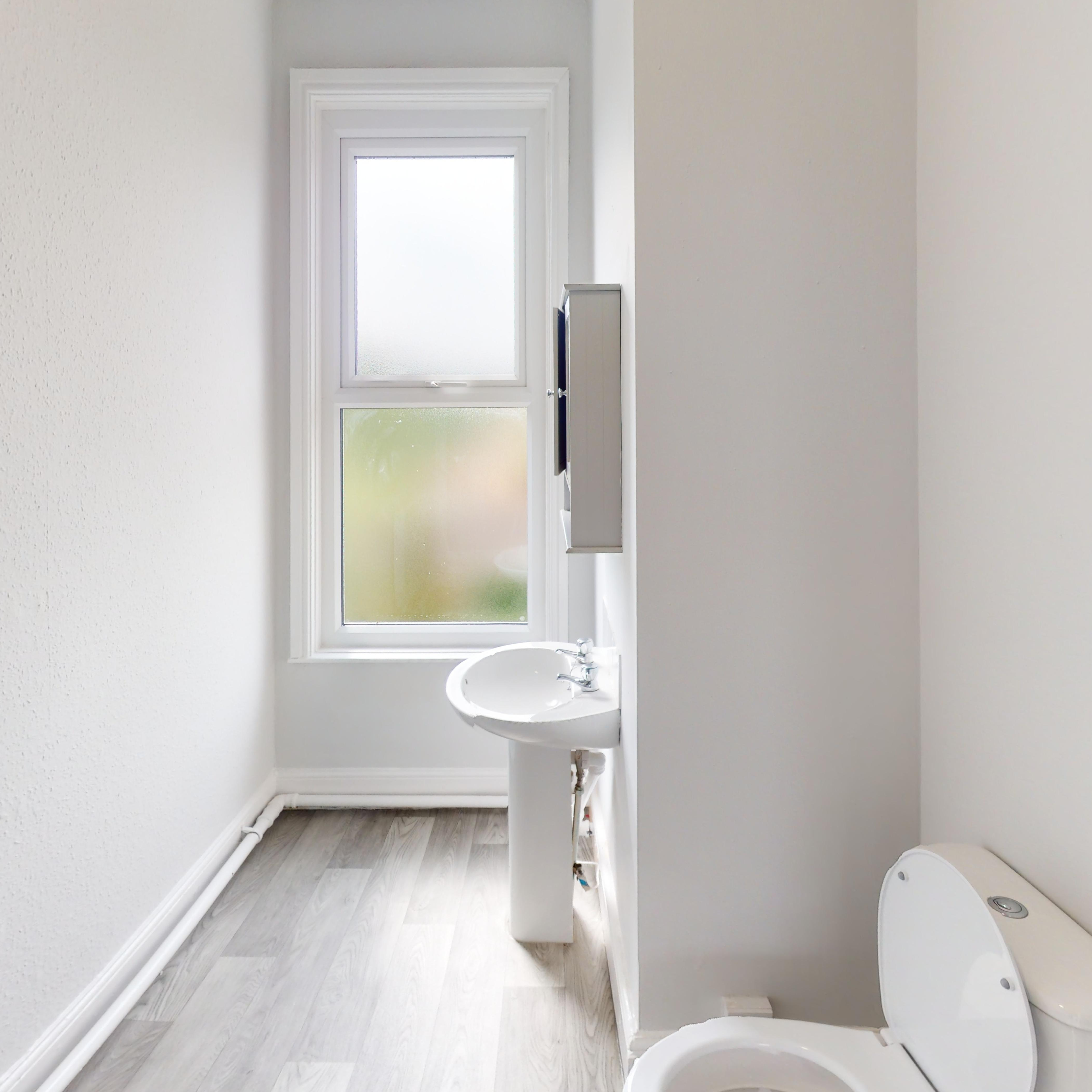 102-Noel-Redo-Bathroom 1.jpg