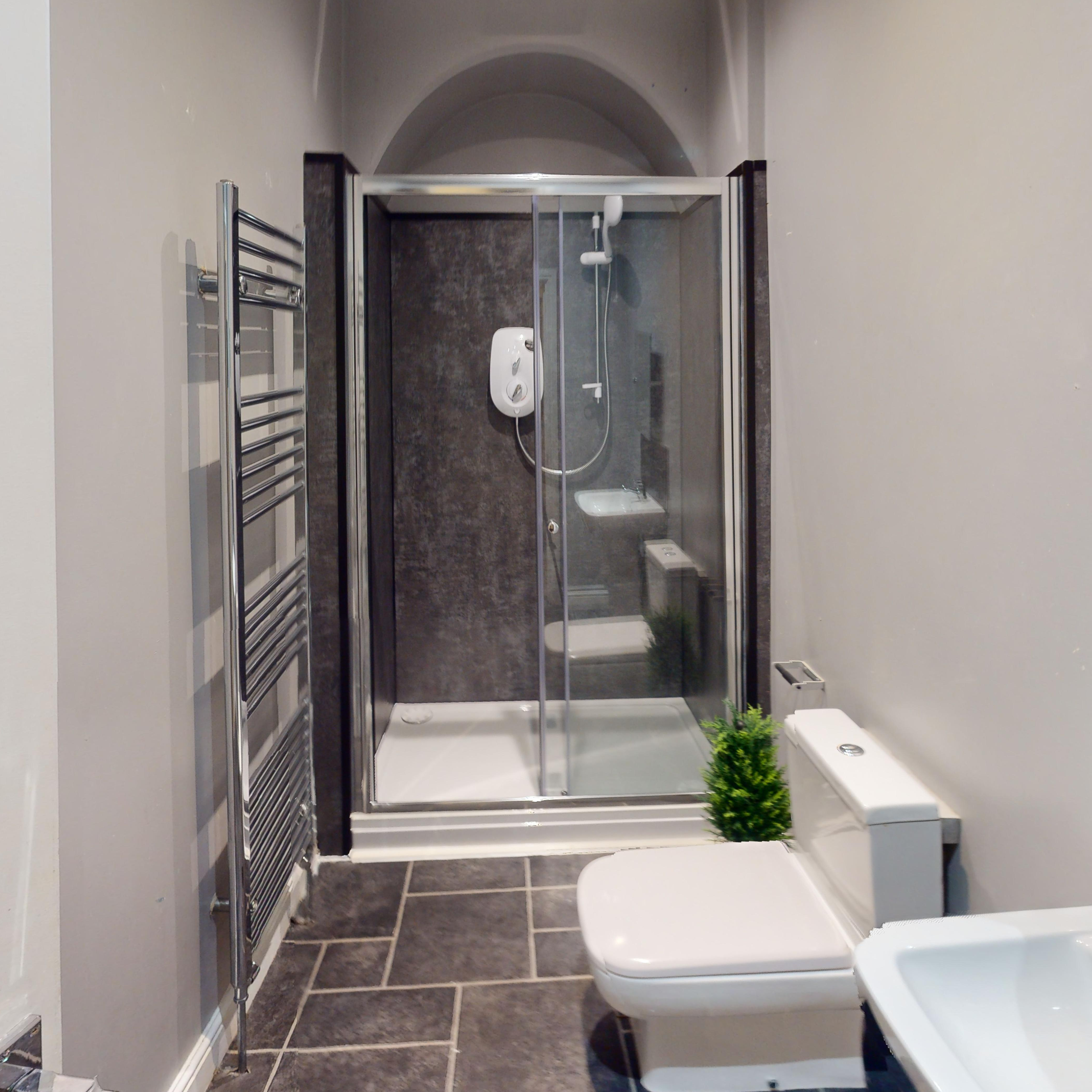 2-Alpha-Terrace-Bathroom 1.jpg