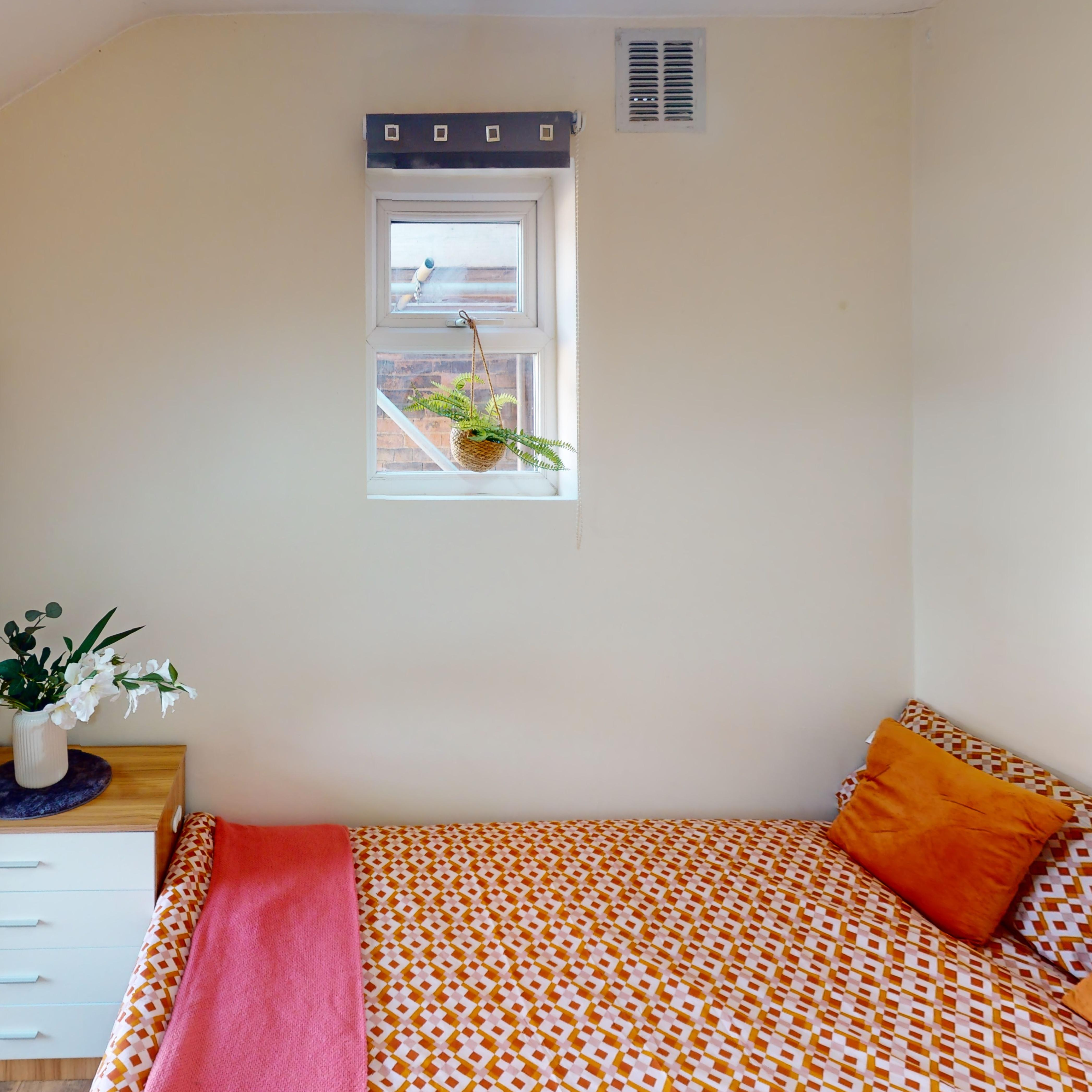 2-Alpha-Terrace-Bedroom 2.jpg